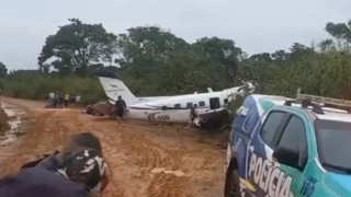 Малък самолет катастрофира, седем загинаха