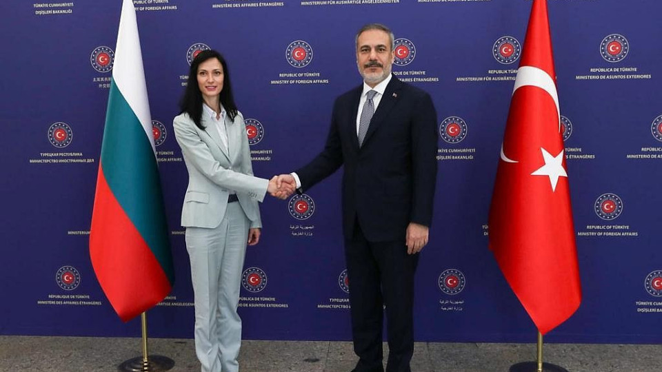 Турският външен министър на посещение в България | StandartNews.com