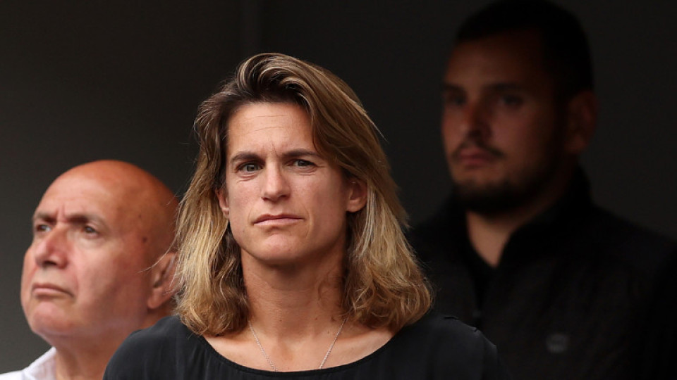 Скандал. Легендарна тенисистка се оплаква от жена си | StandartNews.com