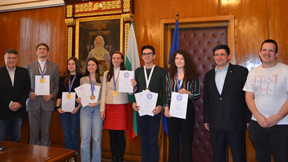 Голям успех! Български ученици триумфираха | StandartNews.com