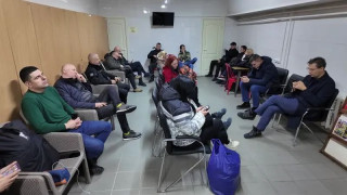 Прибраха българските депутати в бомбоубежище в Киев