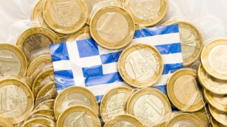 Вдигат минималната заплата в Гърция, ето с колко ни бият комшиите