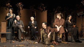 "Есенна градина" представя една семейна драма и незавършен портрет