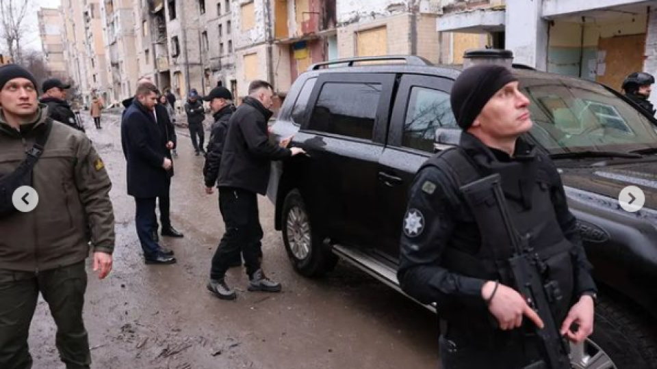 Въоръжени до зъби! Ето как НСО опази делегацията ни в Украйна (СНИМКИ) | StandartNews.com