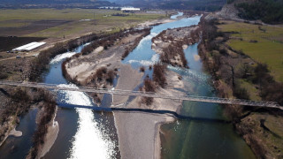 Реката, над която има 8 моста