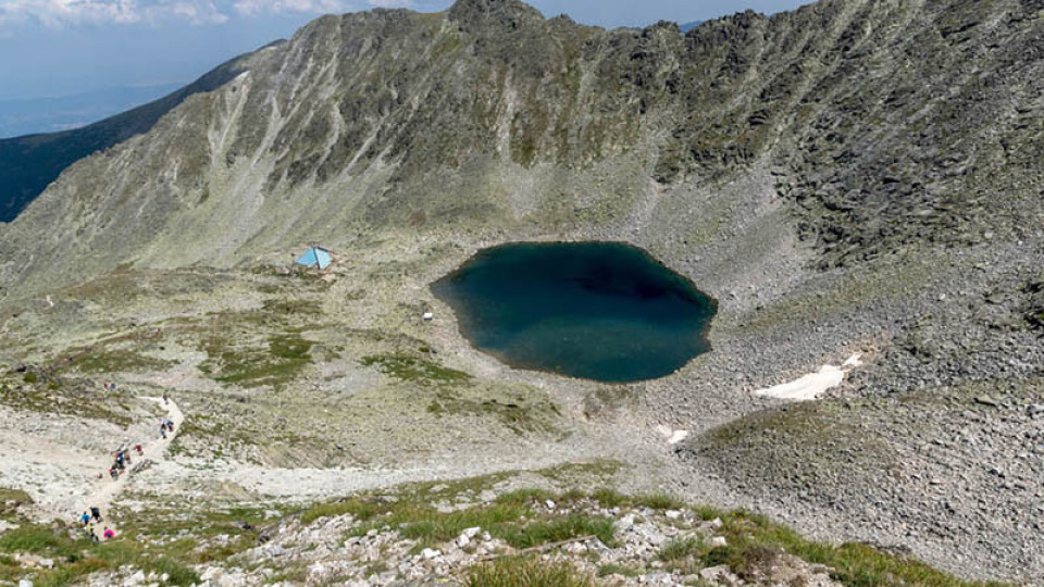 Езеро, закриляно от най-големите върхове | StandartNews.com