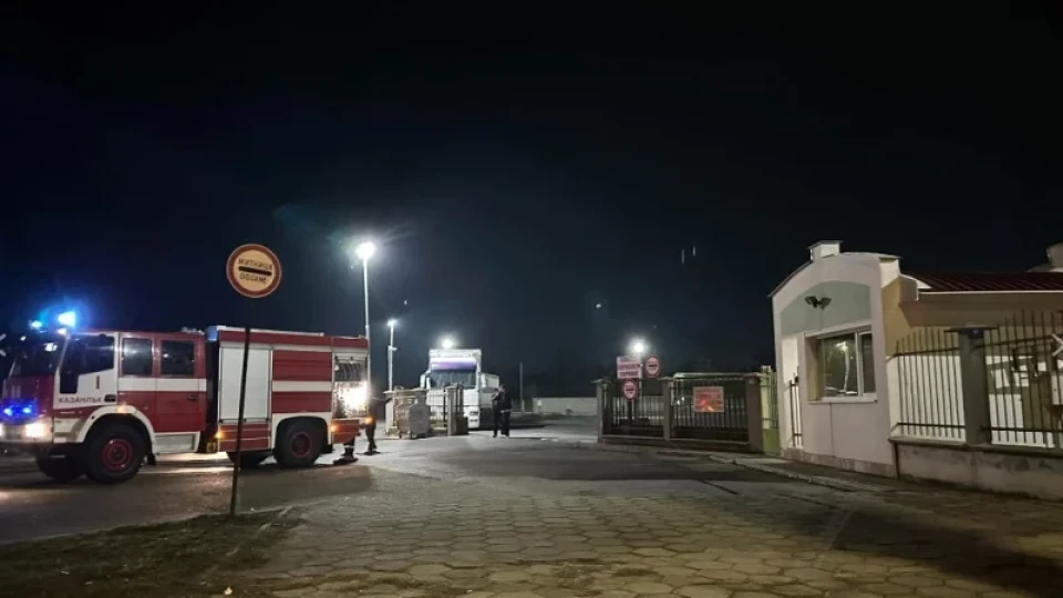 Извънредно! Адски взрив в Казанлък, цялата полиция накрак (СНИМКИ) | StandartNews.com