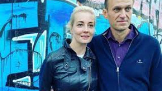 През сълзи. Жената на Навални с люта закана
