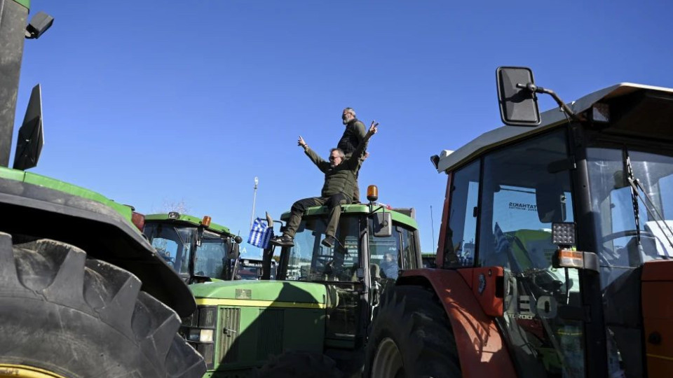 Гръцки фермери блокират границата с България | StandartNews.com