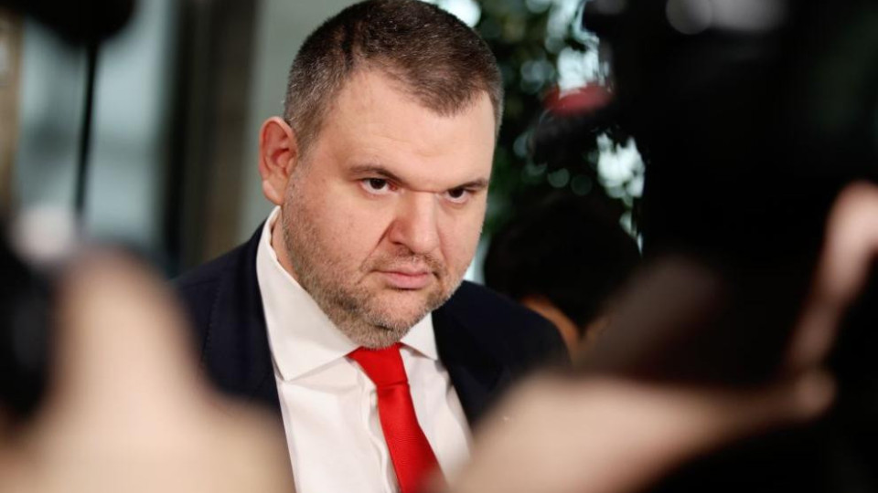 Пеевски: Христо Иванов рекетира държавата, тласка я към избори | StandartNews.com