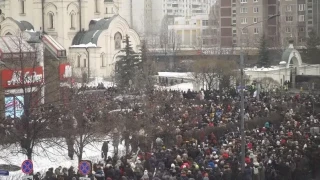 Над 10 000 души на опелото на Навални: Не се страхуваме!