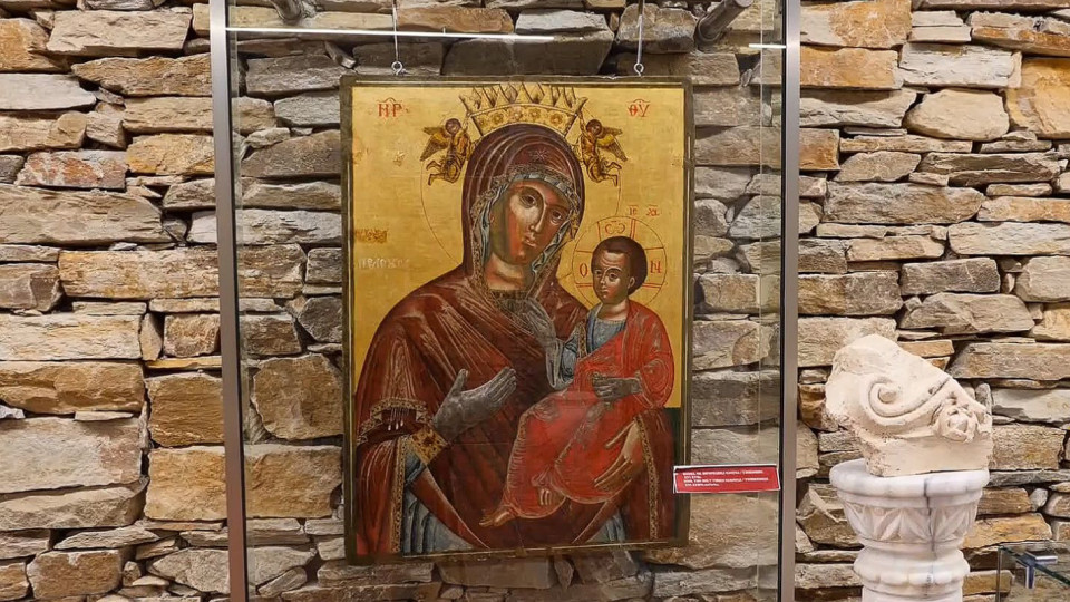 Чудни църковни антики извадиха на бял свят в Бачковския манастир | StandartNews.com