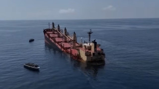 Потъна ударен от хутите кораб за Варна. Екологична катастрофа?