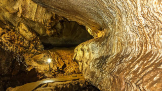 Пещера крие подземна река и 46 водопада