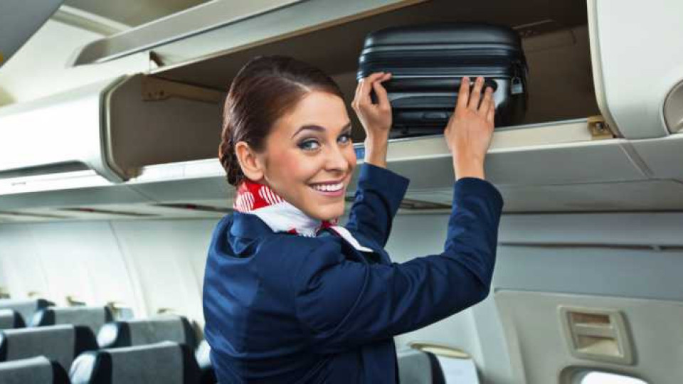 Изненадващо! Защо стюардесите носят шалове около врата си | StandartNews.com
