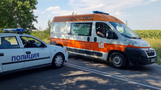 Камион удари автобус на магистрала Тракия, има пострадал