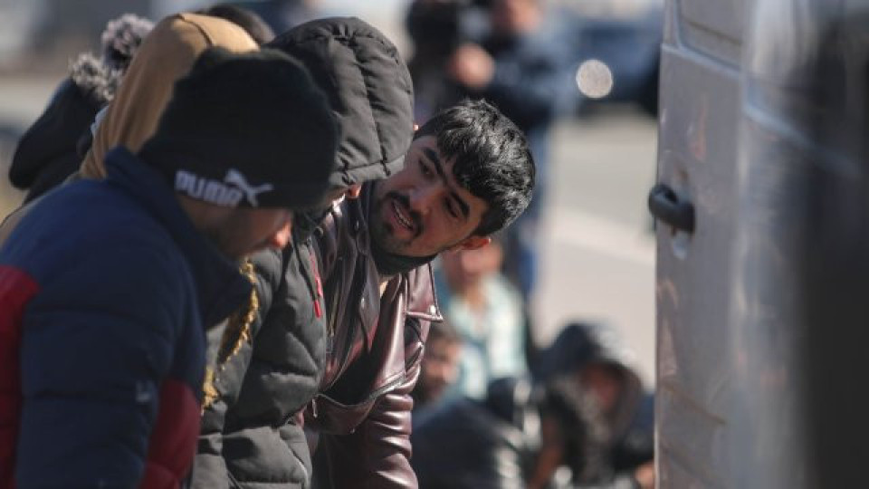 След протестите! Спешно вадят мигрантите от "Овча купел" | StandartNews.com