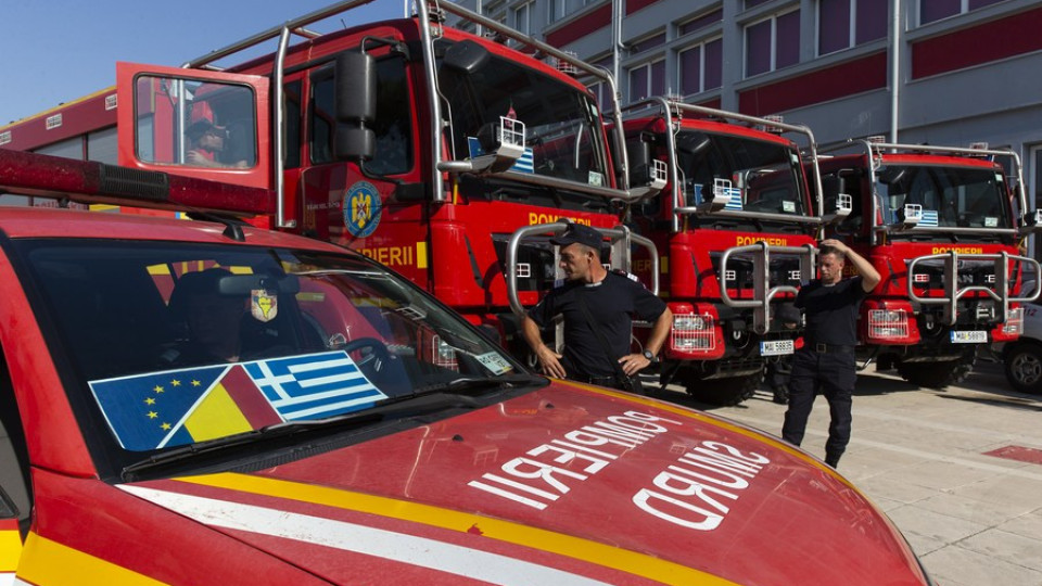 Атина не спа! Цяла нощ горят автомобили и автобуси | StandartNews.com