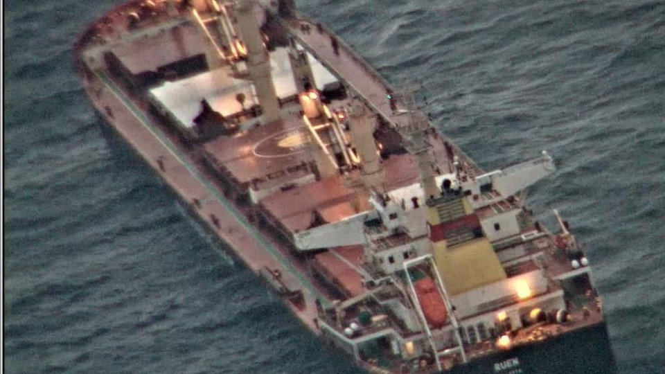 БМФ проговори! Как бяха спасени моряците от "Руен" | StandartNews.com