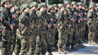 Български войници заминават за Косово, какво става