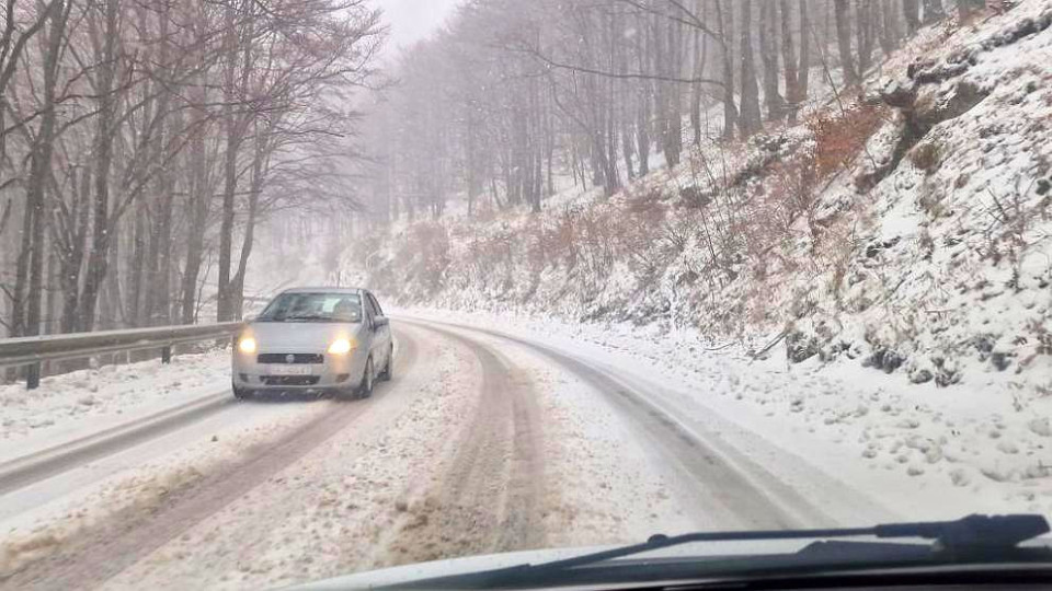 Сняг заваля на ключово място в България! Има и студ | StandartNews.com