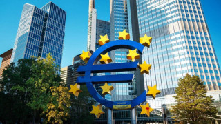 Икономист предупреди с колко ще се забави еврото при избори у нас