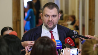 Пеевски шамароса Денков: Той е най-слабият премиер