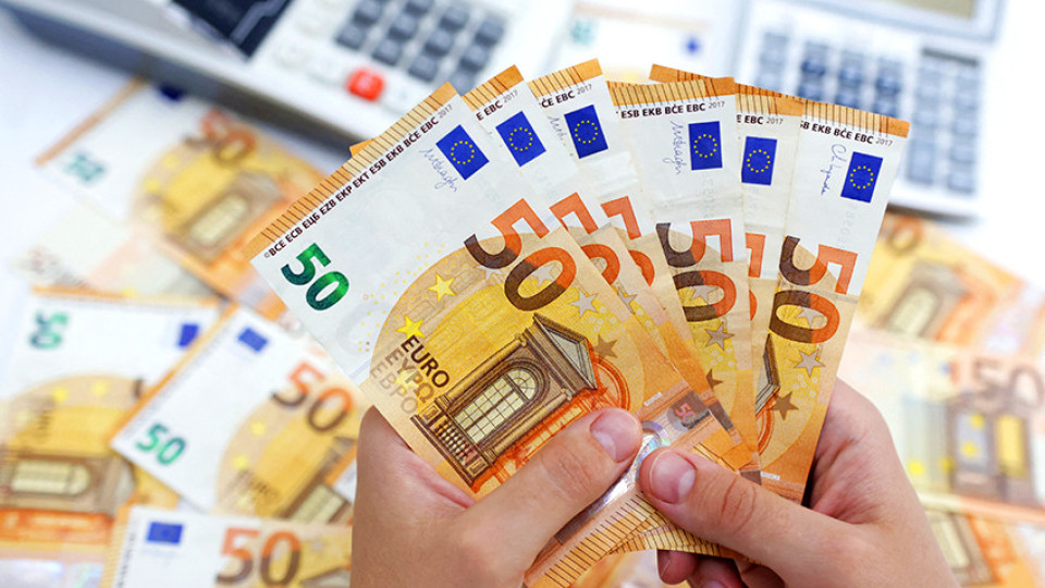 Голяма промяна с пенсии и заплати в евро. Кой печели? | StandartNews.com