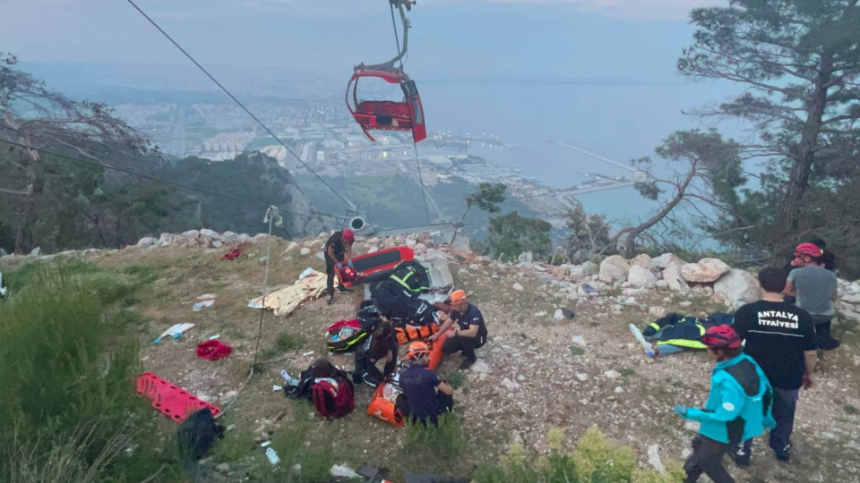 Жесток инцидент край известен турски курорт! Има загинал и ранени | StandartNews.com