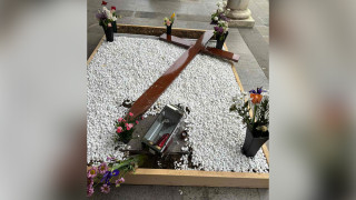 Вандали поругаха гроба на Българския патриарх Неофит