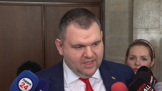 Пеевски поиска Радев веднага да подпише указа за нов външен министър