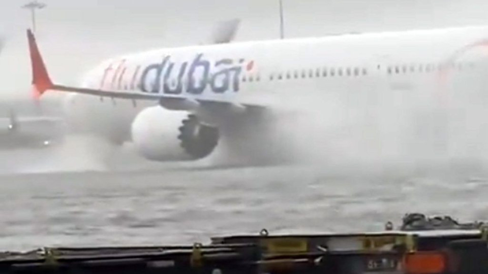 Десетки българи блокирани на летището в Дубай, бедствието продължава | StandartNews.com