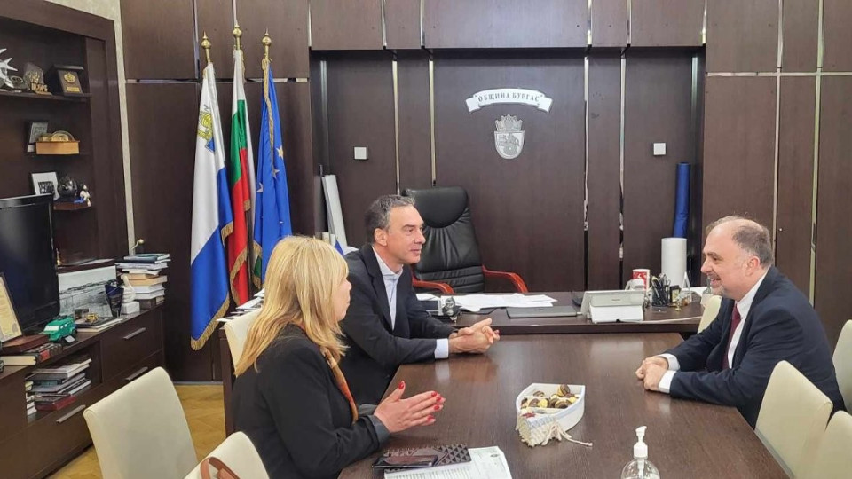 Министърът на културата с важна среща в Бургас | StandartNews.com