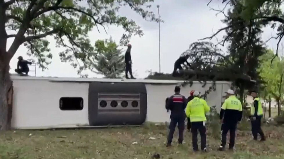 Дипломат даде най-нови данни за катастрофиралия български автобус в Турция | StandartNews.com