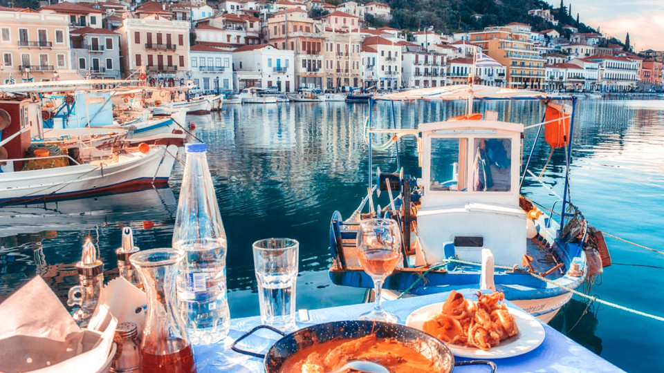 Нови цени посрещат първите туристи в Гърция | StandartNews.com