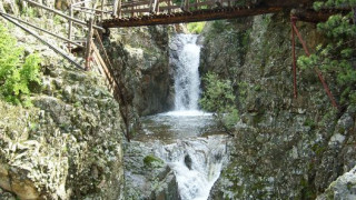 Чудна екопътека и водопад в близост до Пловдив
