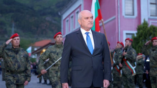 Главчев честити празника на Българската армия