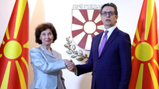 Македония се тресе! Искат нова президентска клетва на Силяновска