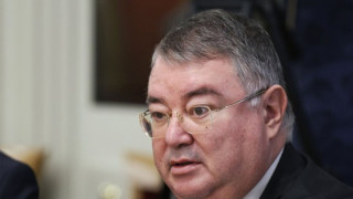 Министър Ивайло Иванов зарадва всички пенсионери
