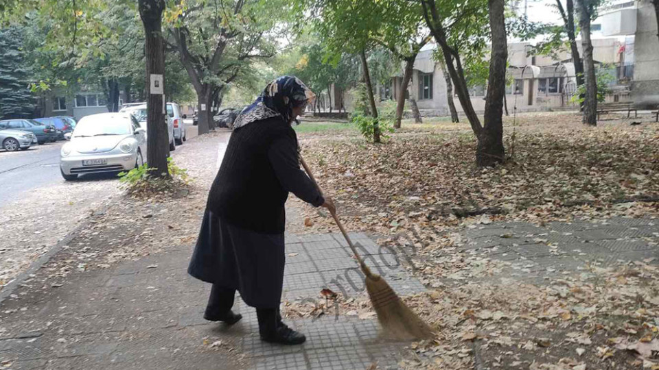 Не е за вярване! Банкови служители взимат колкото чистачки | StandartNews.com