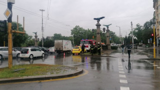 Катастрофи задръстиха ключови булеварди в София и Пловдив