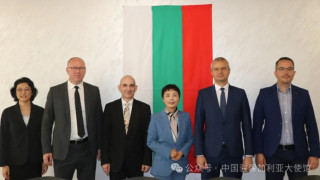 Какво си казаха Костадин Костадинов и посланичката на Китай