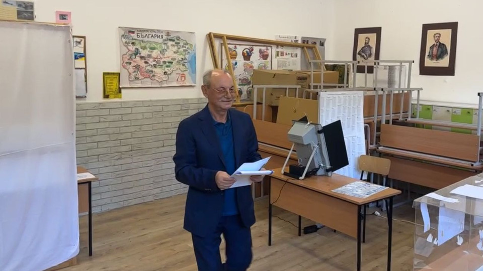 Доган гласува първи: Не виждам трайна формула на властта (ВИДЕО) | StandartNews.com