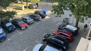 Граждани и полиция се хванаха за гушите заради зелена зона в София