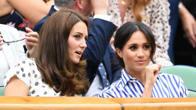 rare!  Megan appelle Kate.  Que se sont dit les sœurs ?