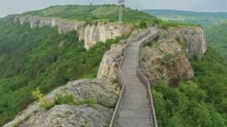 Къде са крачили български царе и поети