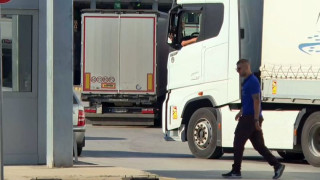 Камиони задръстиха пътя към Кулата! Напрежението в страната е голямо