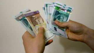 Лоша новина за 2/3 от българите! Шокиращи данни за заплатите