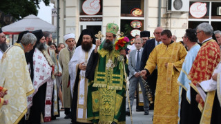 Видин посрещна за първи път патриарх Даниил. Знамението (ВИДЕО)
