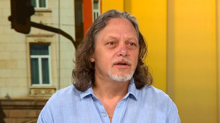 Алгафари зове психиатри да се заемат с българските политици